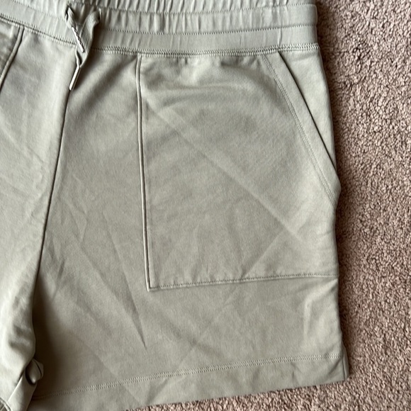 NEW M.M. Lafleur Felix Short in Laurel Green - Picture 6 of 9